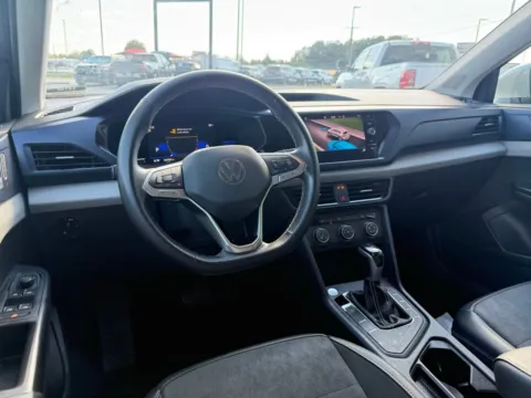 More photos of 2022 Volkswagen Taos 1.5T SE at Jerry Hunt Supercenter - Lexington, NC