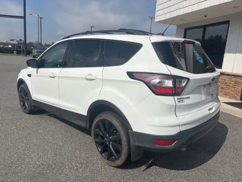 More photos of 2018 Ford Escape SE at Jerry Hunt Supercenter - Lexington, NC