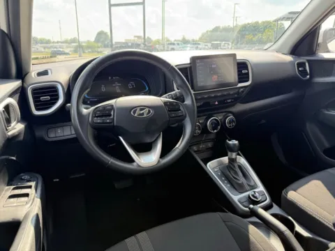 More photos of 2024 Hyundai Venue SEL at Jerry Hunt Supercenter - Lexington, NC