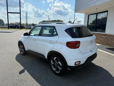 More photos of 2024 Hyundai Venue SEL at Jerry Hunt Supercenter - Lexington, NC