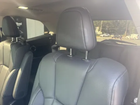 More photos of 2022 Subaru Ascent Limited at Jerry Hunt Supercenter - Lexington, NC