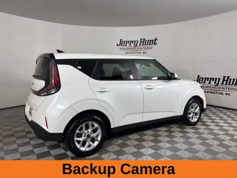 More photos of 2023 Kia Soul LX at Jerry Hunt Supercenter - Lexington, NC