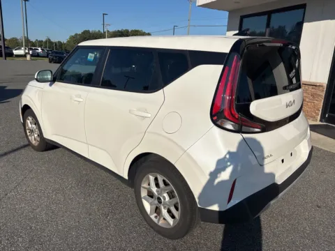 More photos of 2023 Kia Soul LX at Jerry Hunt Supercenter - Lexington, NC