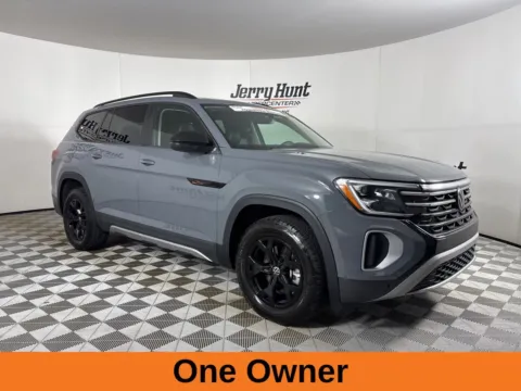 More photos of 2025 Volkswagen Atlas 2.0T Peak Edition at Jerry Hunt Supercenter - Lexington, NC