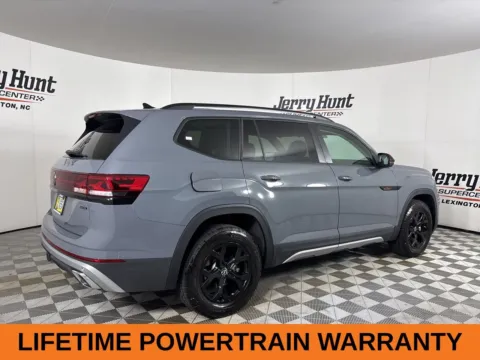 More photos of 2025 Volkswagen Atlas 2.0T Peak Edition at Jerry Hunt Supercenter - Lexington, NC