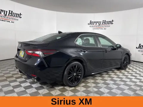 More photos of 2021 Toyota Camry SE at Jerry Hunt Supercenter - Lexington, NC