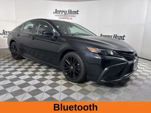 More photos of 2021 Toyota Camry SE at Jerry Hunt Supercenter - Lexington, NC
