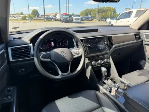 More photos of 2023 Volkswagen Atlas 3.6L V6 SE w/Technology at Jerry Hunt Supercenter - Lexington, NC