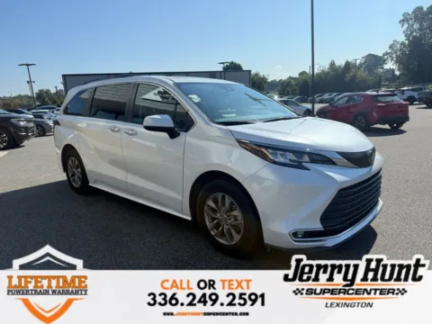 White 2022 Toyota Sienna XLE for sale in Lexington, NC