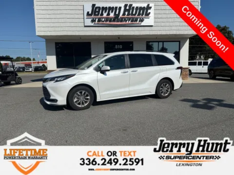 White 2022 Toyota Sienna XLE for sale in Lexington, NC