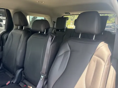 More photos of 2026 Kia Carnival LXS at Jerry Hunt Supercenter - Lexington, NC
