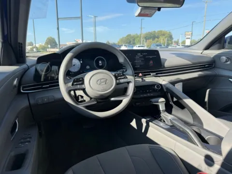 More photos of 2024 Hyundai Elantra SEL at Jerry Hunt Supercenter - Lexington, NC