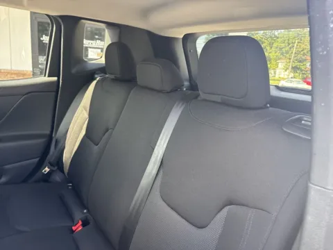 More photos of 2023 Jeep Renegade Latitude at Jerry Hunt Supercenter - Lexington, NC