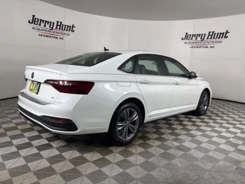More photos of 2024 Volkswagen Jetta 1.5T SE at Jerry Hunt Supercenter - Lexington, NC