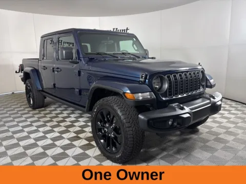 More photos of 2025 Jeep Gladiator Nighthawk at Jerry Hunt Supercenter - Lexington, NC
