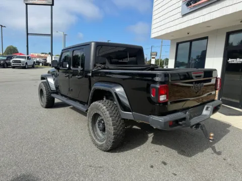More photos of 2022 Jeep Gladiator Altitude at Jerry Hunt Supercenter - Lexington, NC