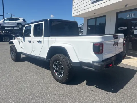 More photos of 2023 Jeep Gladiator Rubicon at Jerry Hunt Supercenter - Lexington, NC