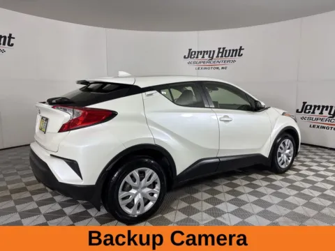 More photos of 2021 Toyota C-HR LE at Jerry Hunt Supercenter - Lexington, NC