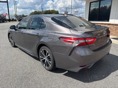 More photos of 2019 Toyota Camry SE at Jerry Hunt Supercenter - Lexington, NC