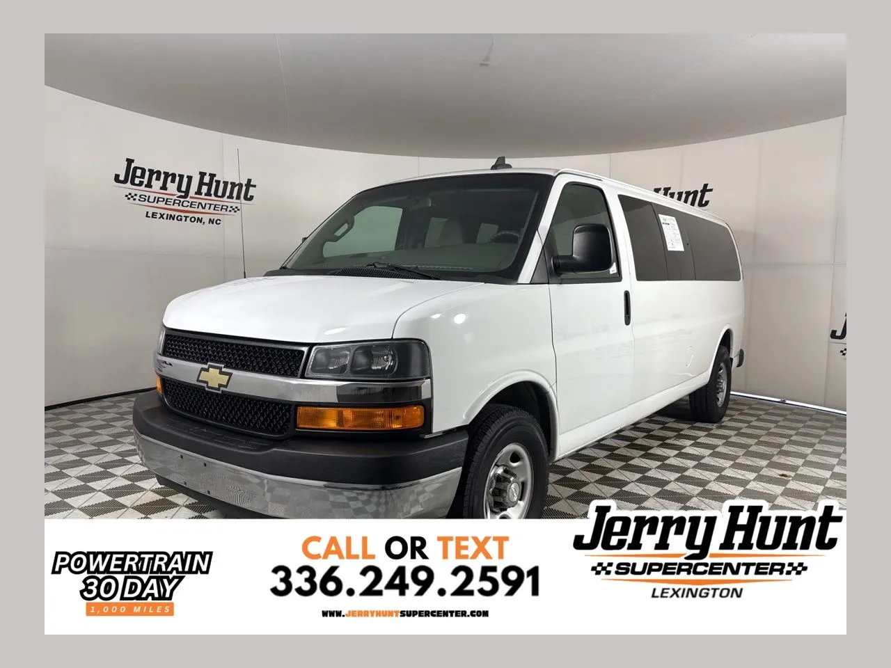 2017 Chevrolet Express Passenger LS's photo