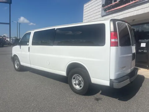 More photos of 2017 Chevrolet Express 3500 LT at Jerry Hunt Supercenter - Lexington, NC