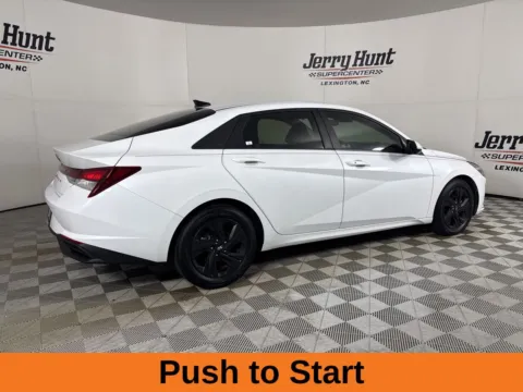 More photos of 2021 Hyundai Elantra SEL at Jerry Hunt Supercenter - Lexington, NC
