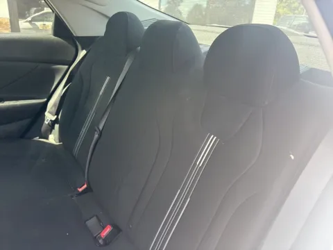 More photos of 2021 Hyundai Elantra SEL at Jerry Hunt Supercenter - Lexington, NC
