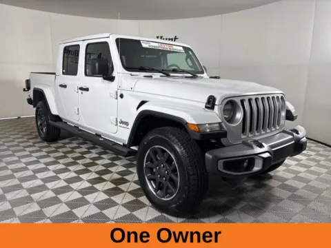 More photos of 2023 Jeep Gladiator Overland at Jerry Hunt Supercenter - Lexington, NC