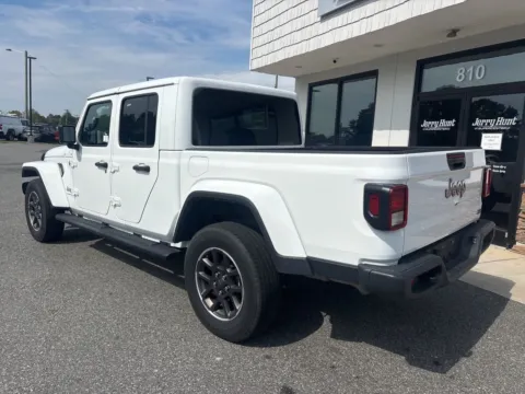 More photos of 2023 Jeep Gladiator Overland at Jerry Hunt Supercenter - Lexington, NC