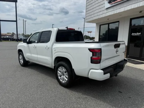 More photos of 2024 Nissan Frontier SV at Jerry Hunt Supercenter - Lexington, NC