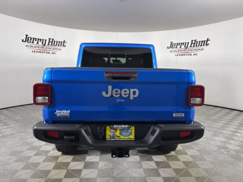 More photos of 2021 Jeep Gladiator Overland at Jerry Hunt Supercenter - Lexington, NC