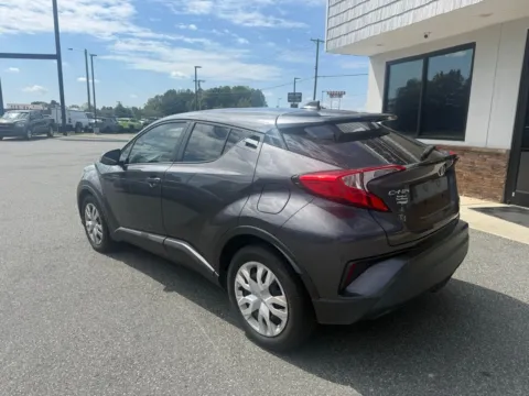 More photos of 2020 Toyota C-HR LE at Jerry Hunt Supercenter - Lexington, NC
