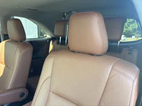 More photos of 2018 Toyota Highlander Limited Platinum at Jerry Hunt Supercenter - Lexington, NC
