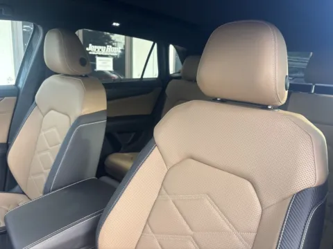 Photos of 2025 Volkswagen Atlas Cross Sport 2.0T SE w/Technology for sale in Lexington, NC at Jerry Hunt Supercenter - Lexington