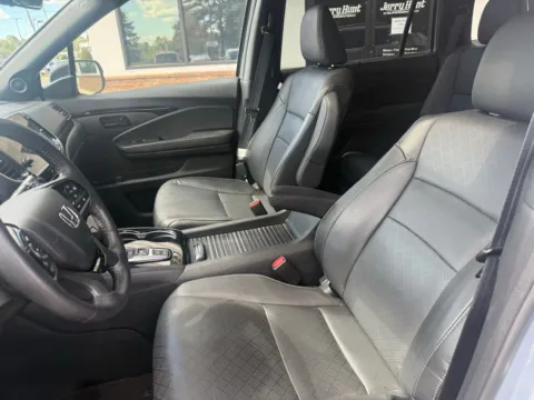 Photos of 2022 Honda Passport Elite for sale in Lexington, NC at Jerry Hunt Supercenter - Lexington
