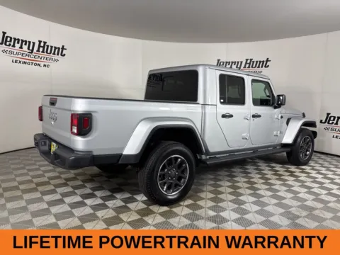More photos of 2023 Jeep Gladiator Overland at Jerry Hunt Supercenter - Lexington, NC