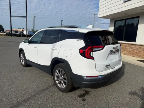 More photos of 2022 GMC Terrain SLT at Jerry Hunt Supercenter - Lexington, NC