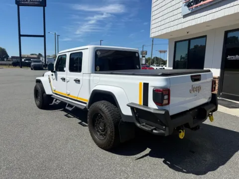 More photos of 2020 Jeep Gladiator Overland at Jerry Hunt Supercenter - Lexington, NC