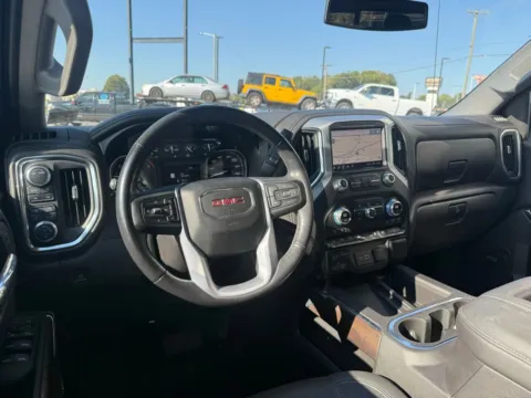 More photos of 2021 GMC Sierra 1500 SLT at Jerry Hunt Supercenter - Lexington, NC