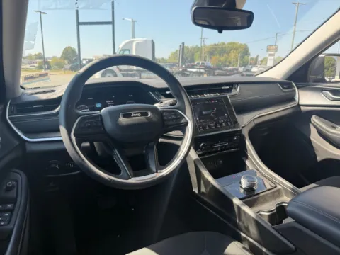 More photos of 2023 Jeep Grand Cherokee Laredo at Jerry Hunt Supercenter - Lexington, NC