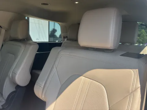 More photos of 2024 Ford Expedition Limited at Jerry Hunt Supercenter - Lexington, NC