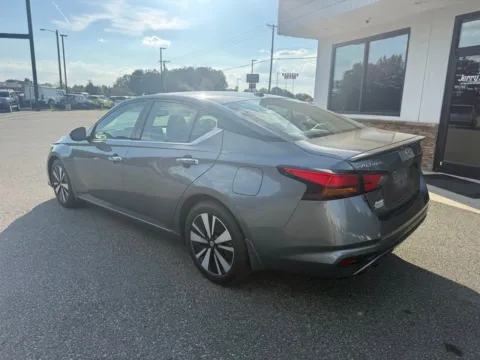 More photos of 2020 Nissan Altima 2.5 SL at Jerry Hunt Supercenter - Lexington, NC