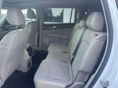 More photos of 2024 Volkswagen Atlas 2.0T SE w/Technology at Jerry Hunt Supercenter - Lexington, NC
