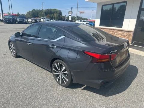 More photos of 2019 Nissan Altima 2.5 Platinum at Jerry Hunt Supercenter - Lexington, NC