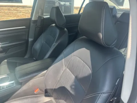 Photos of 2019 Nissan Altima 2.5 Platinum for sale in Lexington, NC at Jerry Hunt Supercenter - Lexington