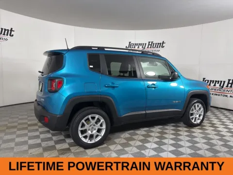 More photos of 2022 Jeep Renegade Latitude at Jerry Hunt Supercenter - Lexington, NC