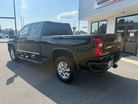 More photos of 2024 Chevrolet Silverado 2500HD High Country at Jerry Hunt Supercenter - Lexington, NC