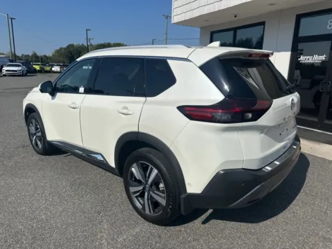 More photos of 2023 Nissan Rogue SL at Jerry Hunt Supercenter - Lexington, NC