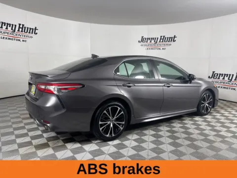 More photos of 2020 Toyota Camry SE at Jerry Hunt Supercenter - Lexington, NC