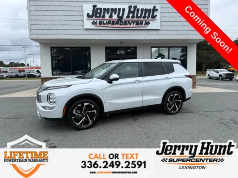 White 2023 Mitsubishi Outlander SE for sale in Lexington, NC